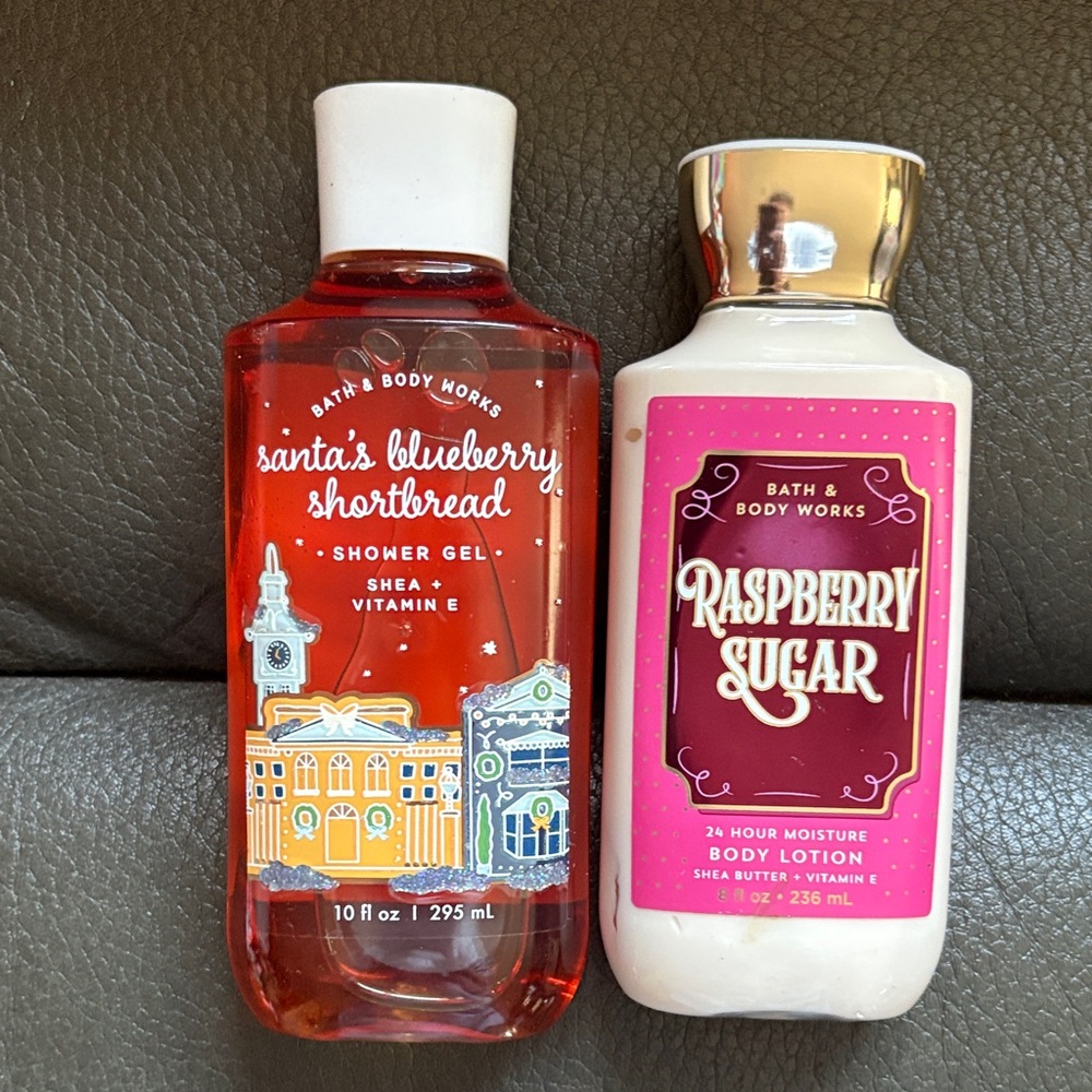 Bath and body works set in Santa’s blueberry shortbread and raspberry sugar